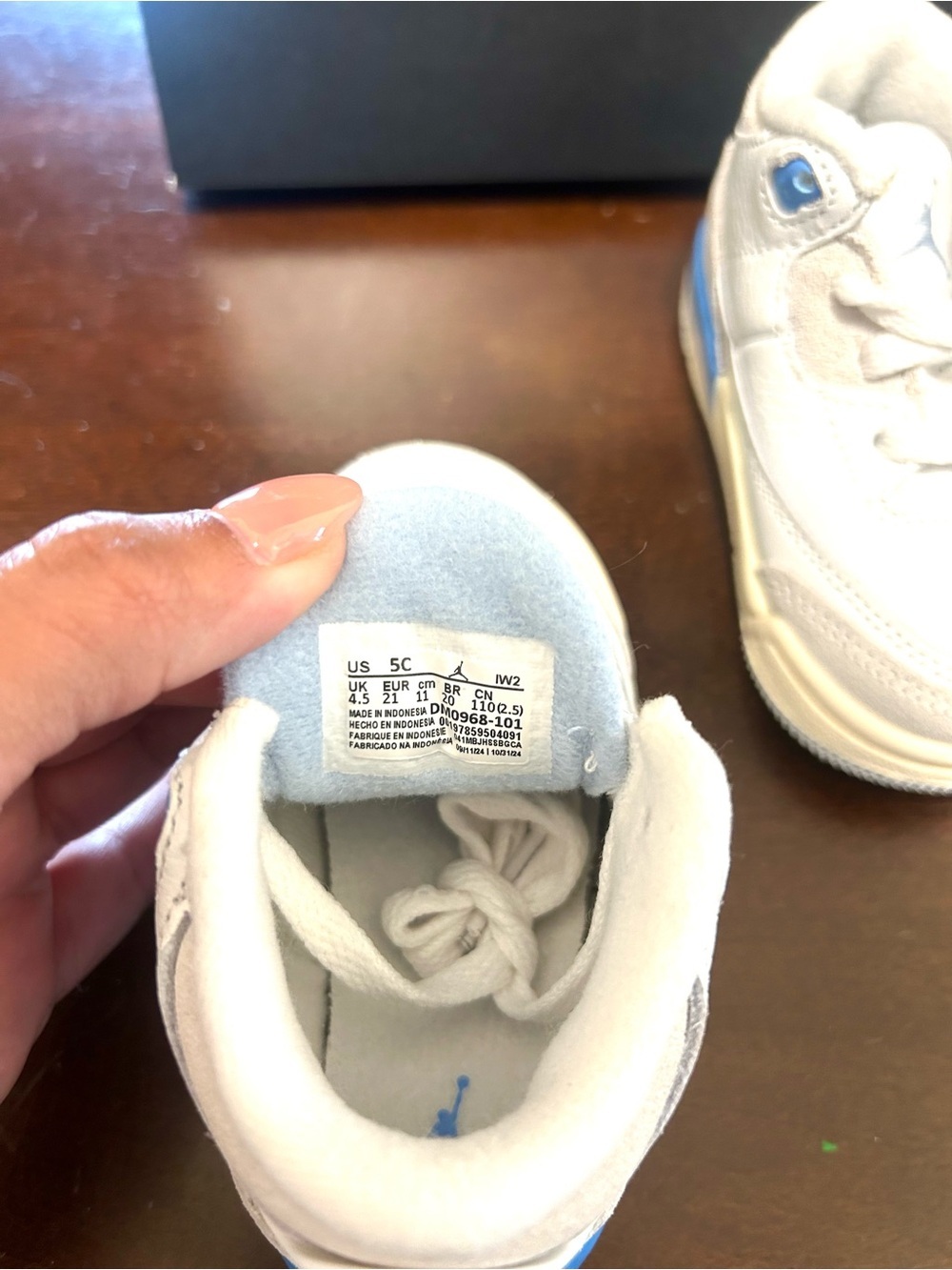 Air Jordan 3 Retro Boys Toddler 5c Summit White Hydrogen Blue DM0968-101 - Picture 10 of 10